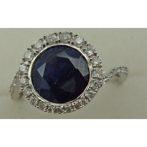 10 Karat White Gold Diamond Ring With Round  Sapphire Stone