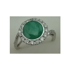 10 Karat White Gold Diamond Ring With Round  Emerald Stone