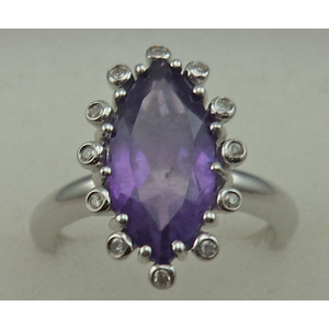 10 Karat White Gold Diamond Ring With Oval Amethyst Stone