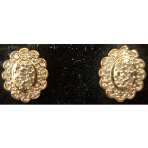 18 Karat Yellow Gold Cluster Earring with 0.06 Carat Diamonds
