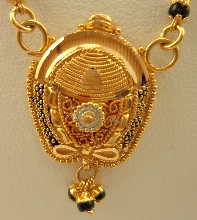 22 Karat Gold Mangalsutra With Gheru Polished Pendant Jewellery Lotus - 22 Karat Gold Mangalsutra Pendants 22 Karat Gold Mangalsutra With Gheru Polished Pendant Jewellery Lotus - 22 Karat Gold Mangalsutra Pendants