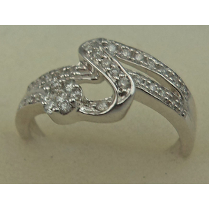 18 Karat White Gold with 0.23 Carat Diamond Ladies Fancy Ring