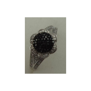 18 Karat White Gold with 0.33 Carat Diamonds Black Flower Ladies Ring 