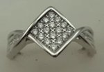 18 Karat White Gold with 0.33 Carat Daimonds Twisted Kite Shaped Shoulder Ring  -diamonds-Lotus Gold