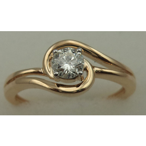 9 Karat Yellow Gold with 0.25 Carat Diamond Twisted Solitaire Ring