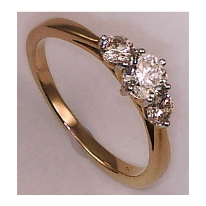 9 Karat Yellow Gold with 0.76 Carat Diamond 3 Stone Ring