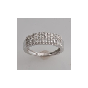10Karat White and Pink Gold with 0.15Carat Diamond Star Pave Band