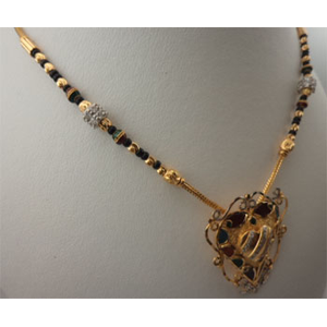 Gold Jewellery-Mangalsutra : Lotus Gold