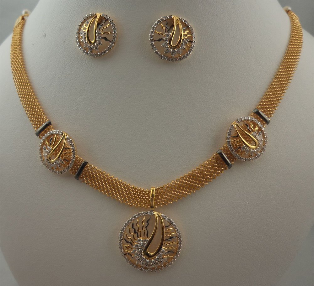 22Karat Gold Cubic Zirconia Round Pendant and Black Gold with Mat